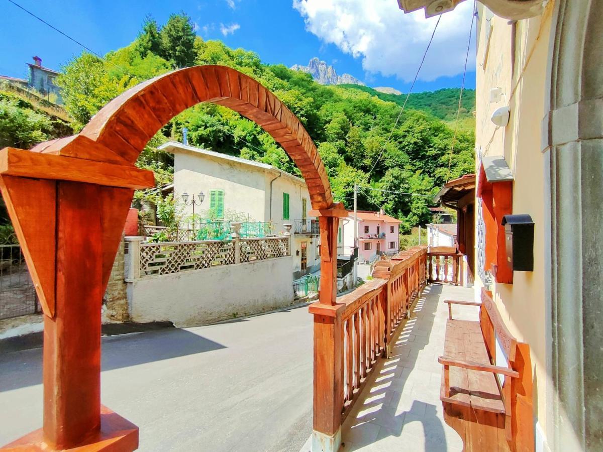 Hotel Palazzo Del Doma - Lake Vagli Vagli di Sotto Extérieur photo