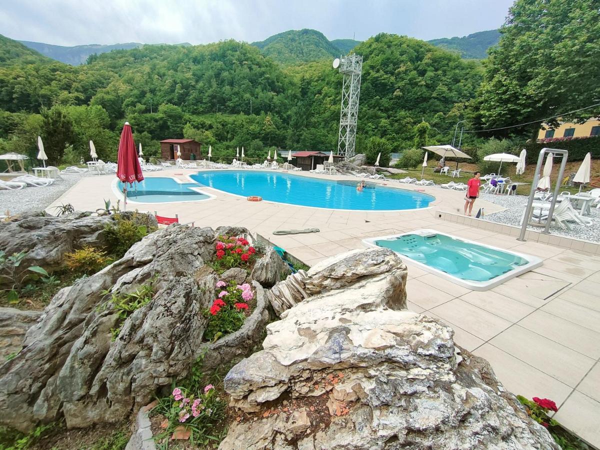 Hotel Palazzo Del Doma - Lake Vagli Vagli di Sotto Extérieur photo