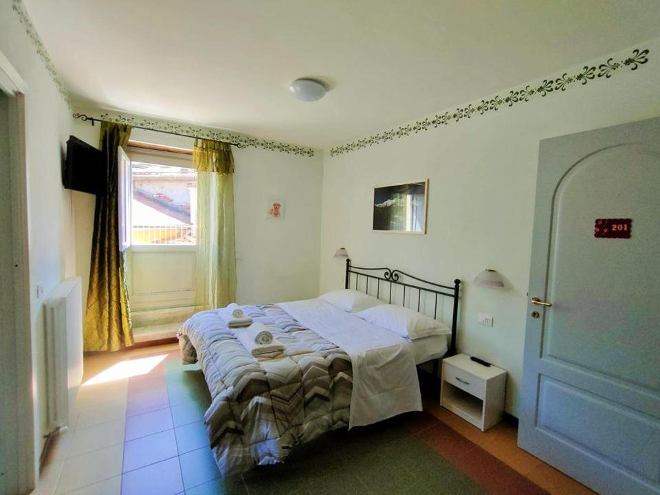Hotel Palazzo Del Doma - Lake Vagli Vagli di Sotto Extérieur photo